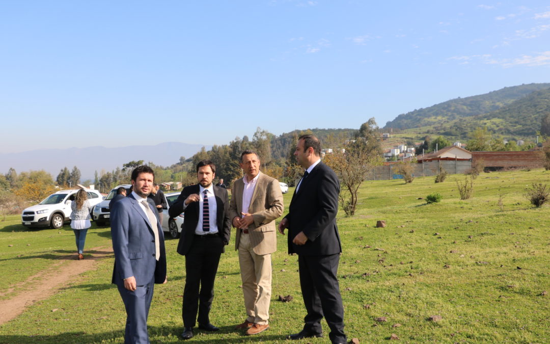 Autoridades visitan terreno donde se construirá nuevo Centro de Referencia de Salud para Machalí