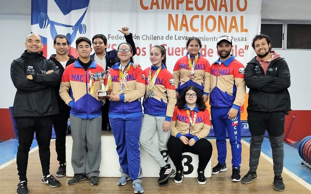 Halterofilia Machalina: Una campeona nacional y medallas por doquier