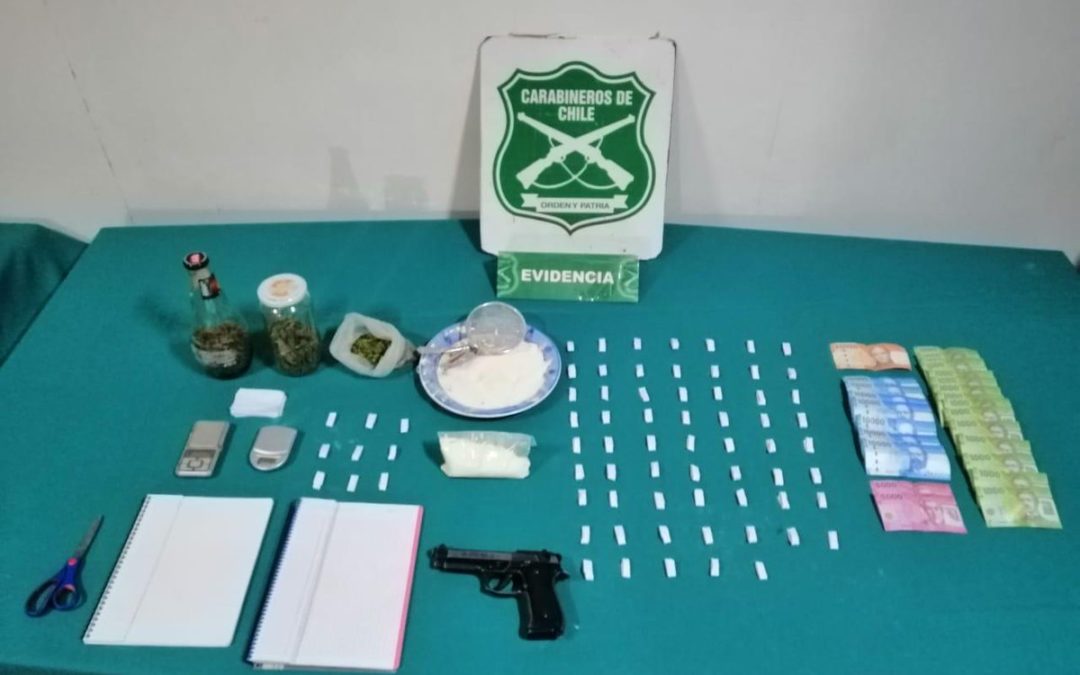 Dos detenidos por tráfico de drogas a cuadras de colegio de Machalí