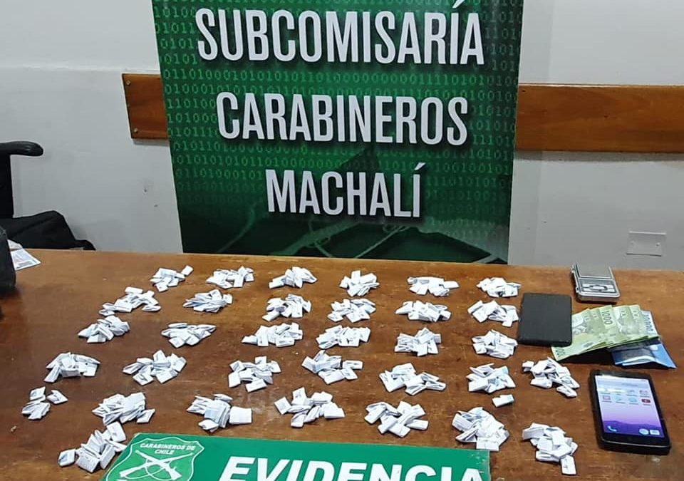 Carabineros detiene a sujeto por microtráfico de drogas en Machali