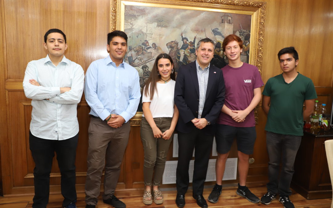 Puntajes nacionales de la PSU compartieron desayuno con Intendente
